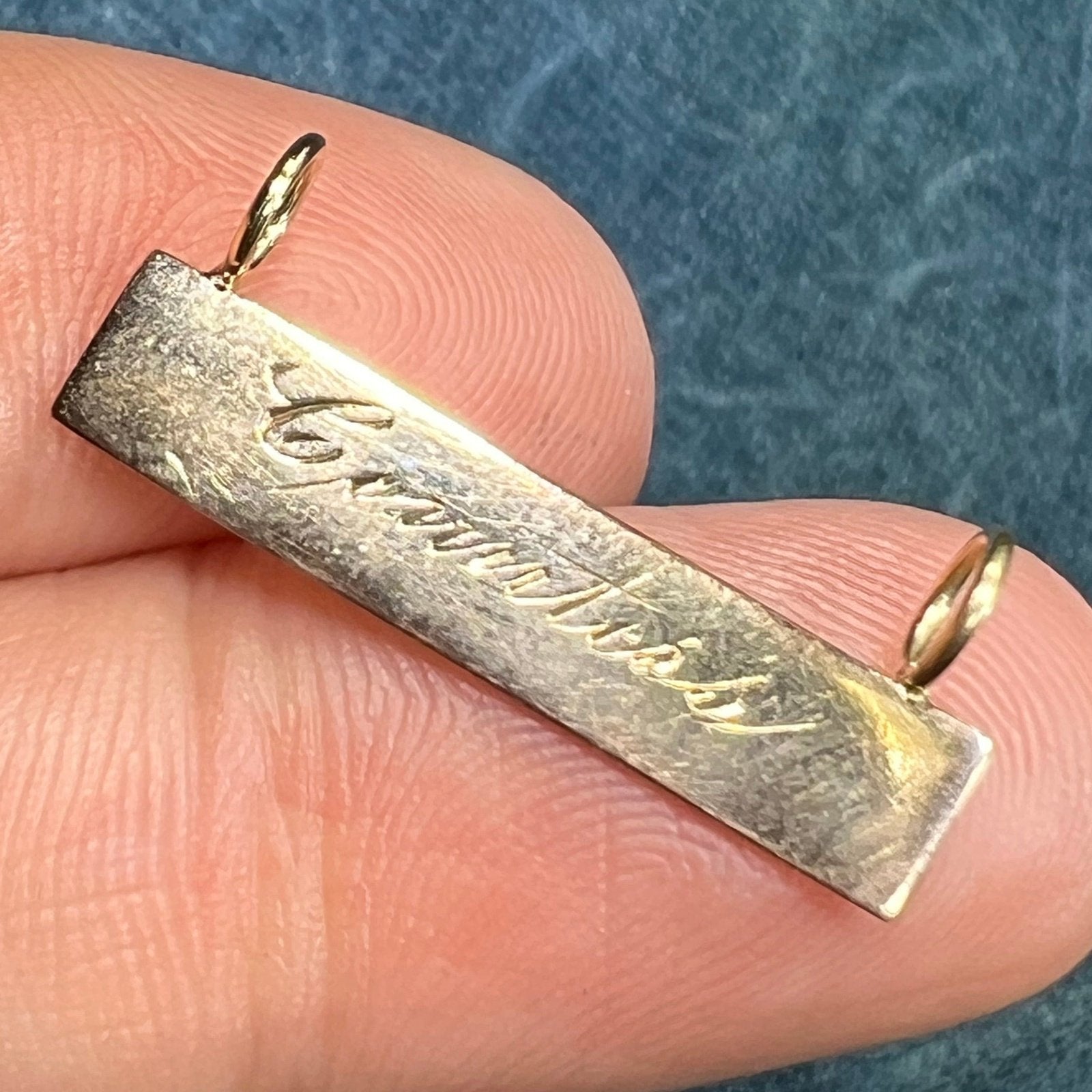 10k Gold COUNTESS Engraved Cursive Antique Pendant. 2 Bails