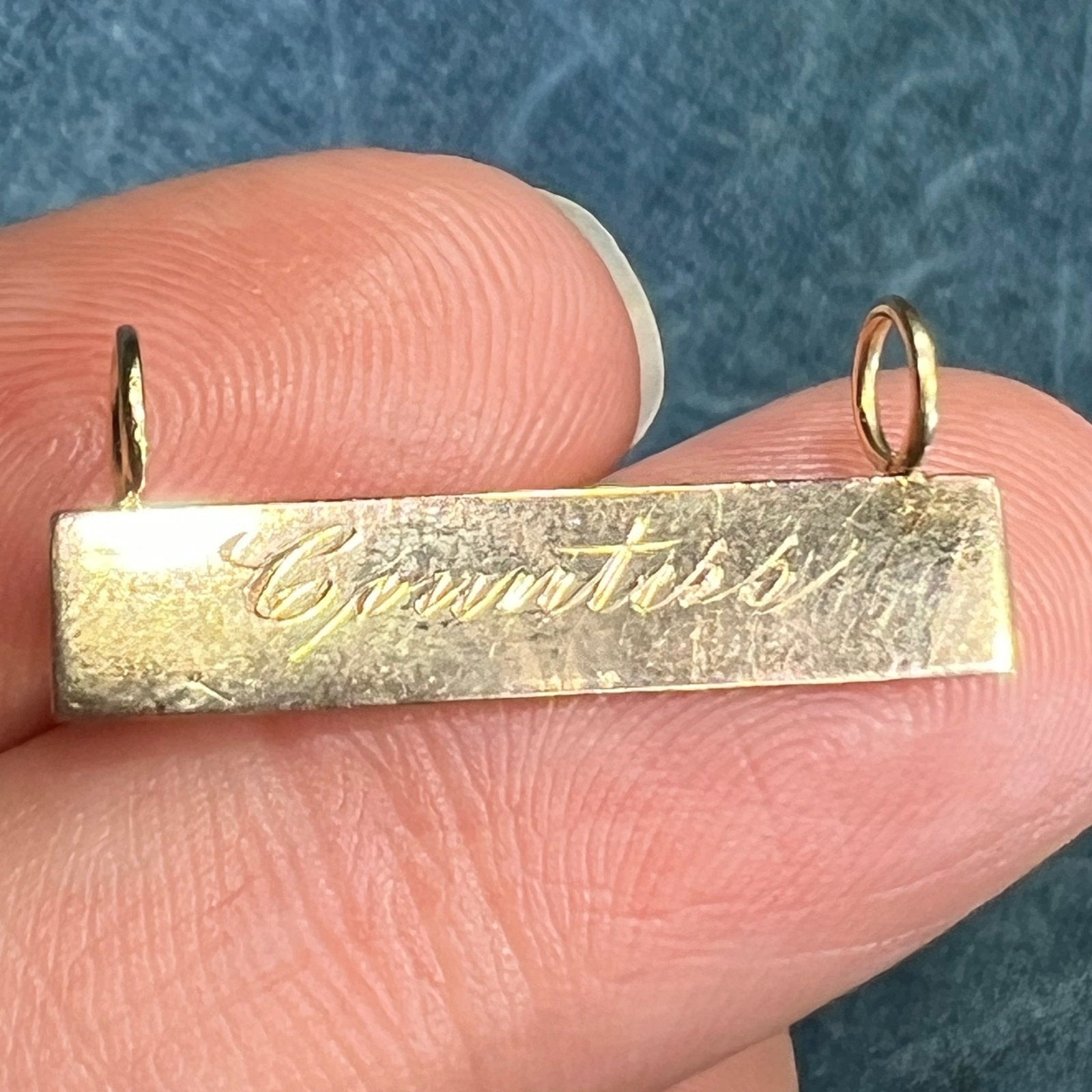 10k Gold COUNTESS Engraved Cursive Antique Pendant. 2 Bails