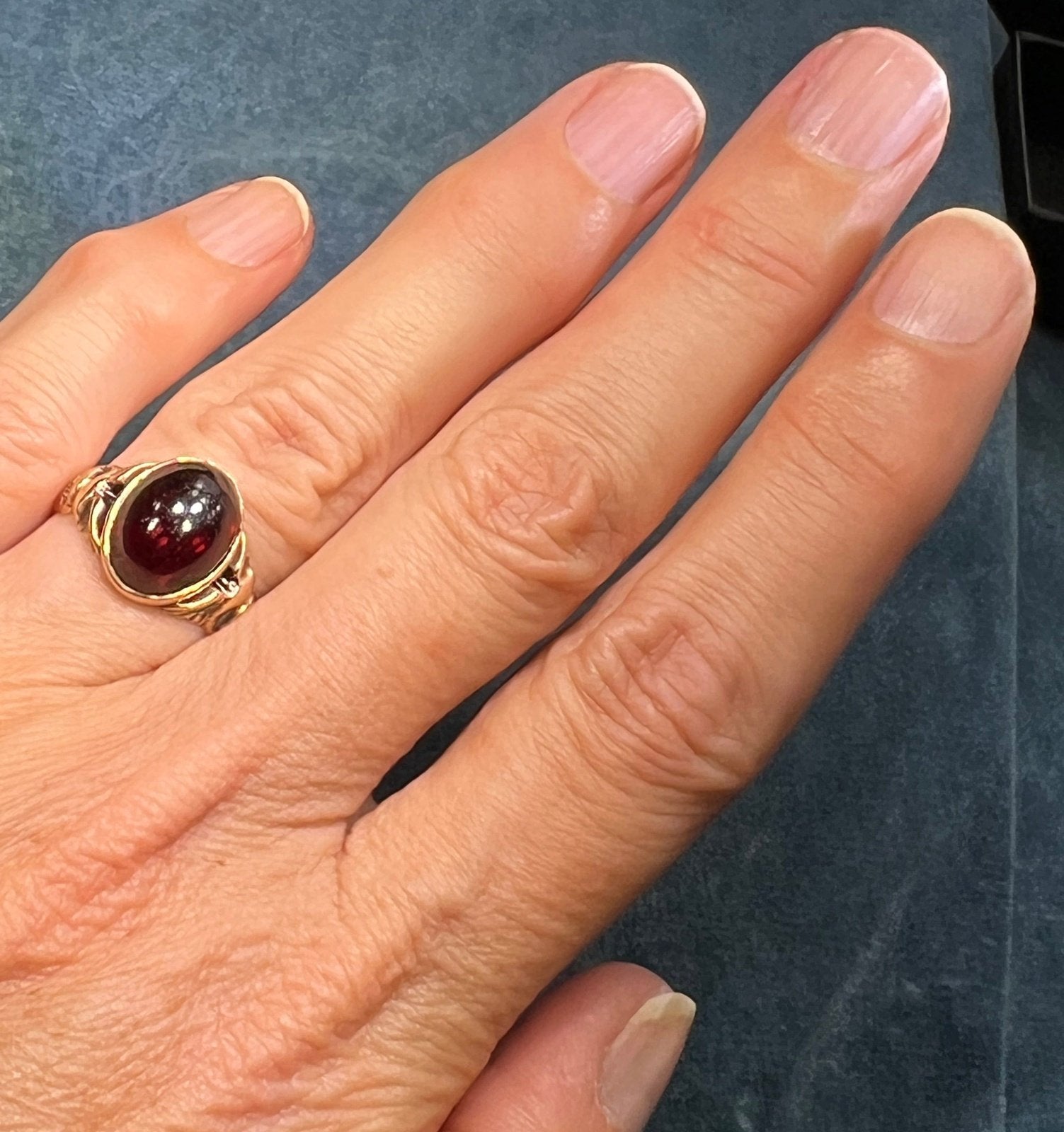 Red garnet cabochon online