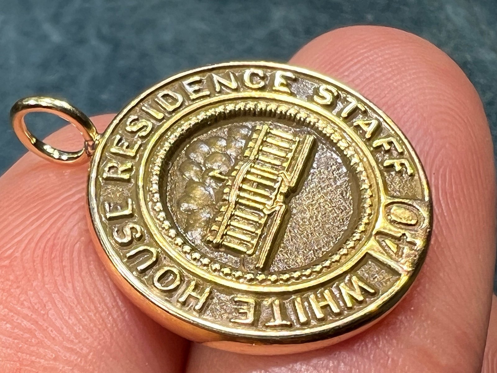 10k Gold WHITE HOUSE Staff 40 Years Honoree Pendant