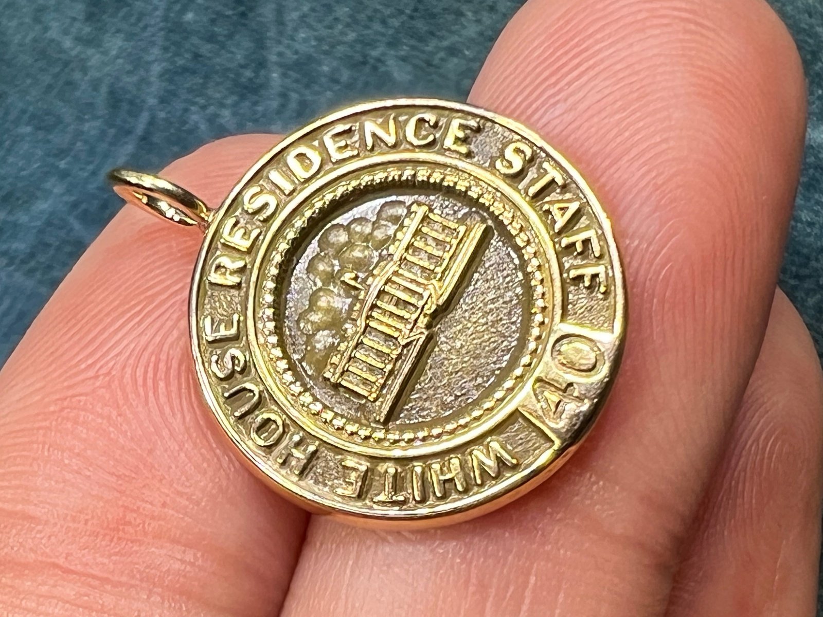 10k Gold WHITE HOUSE Staff 40 Years Honoree Pendant