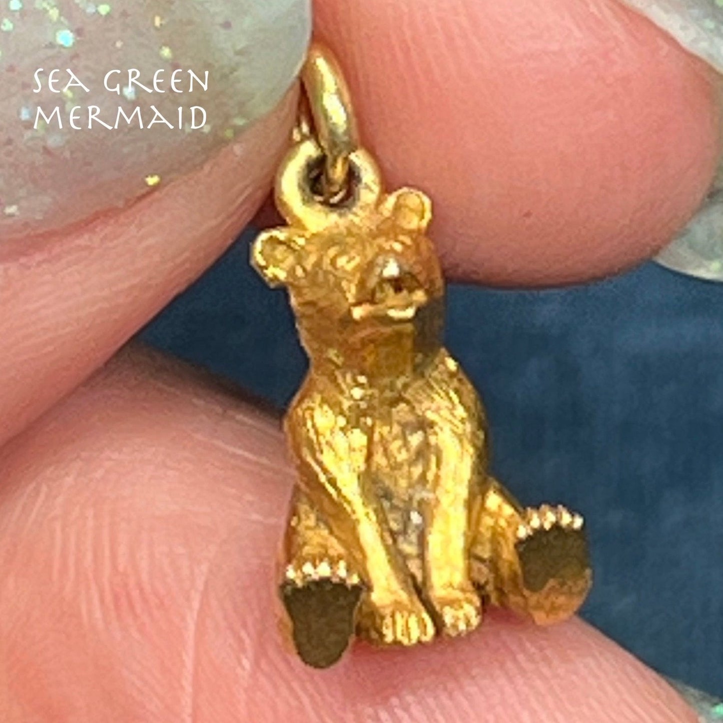 10k Yellow Gold Sitting Baby Bear Pendant. 3.3g