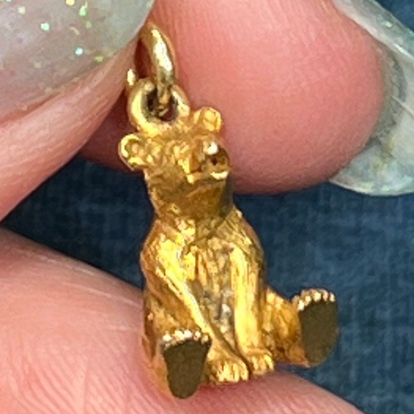 10k Yellow Gold Sitting Baby Bear Pendant. 3.3g