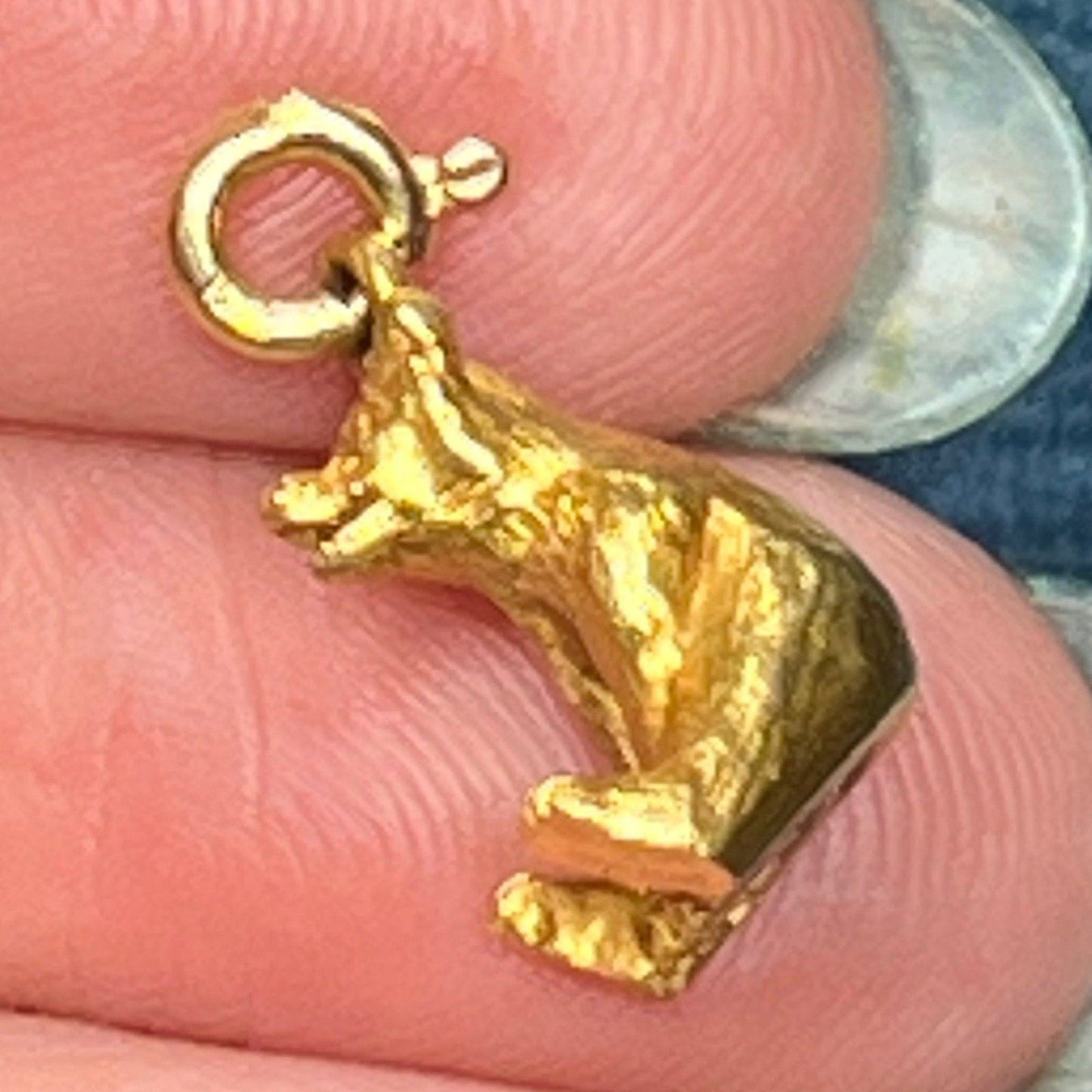 10k Yellow Gold Sitting Baby Bear Pendant. 3.3g