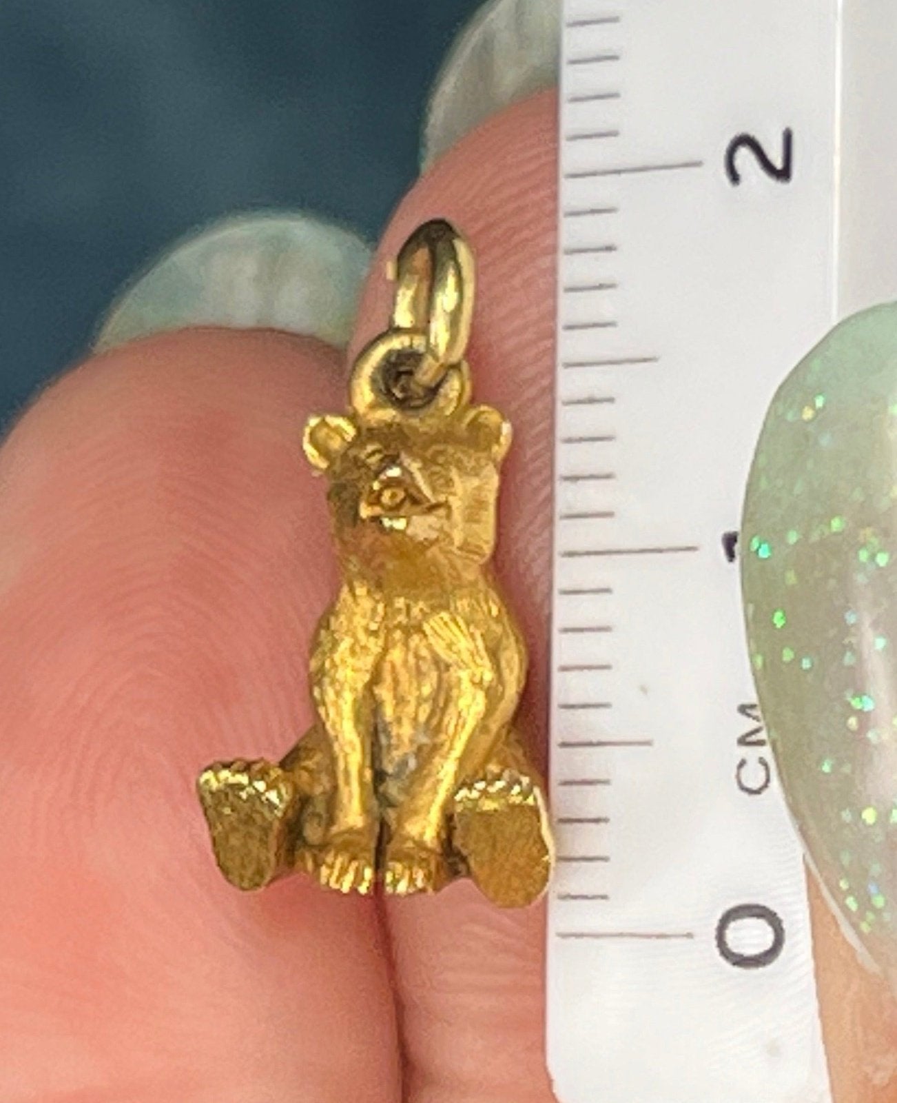 10k Yellow Gold Sitting Baby Bear Pendant. 3.3g
