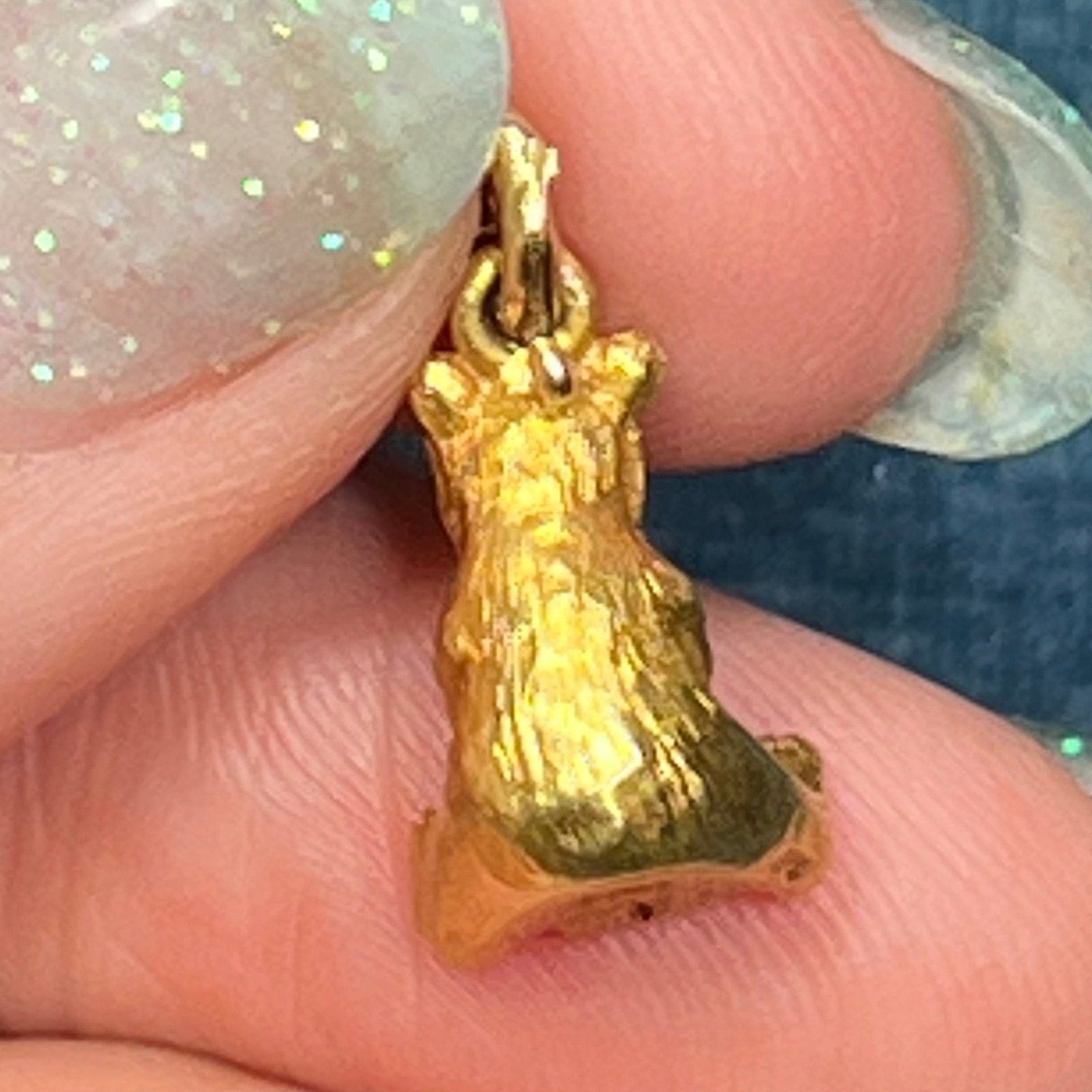 10k Yellow Gold Sitting Baby Bear Pendant. 3.3g
