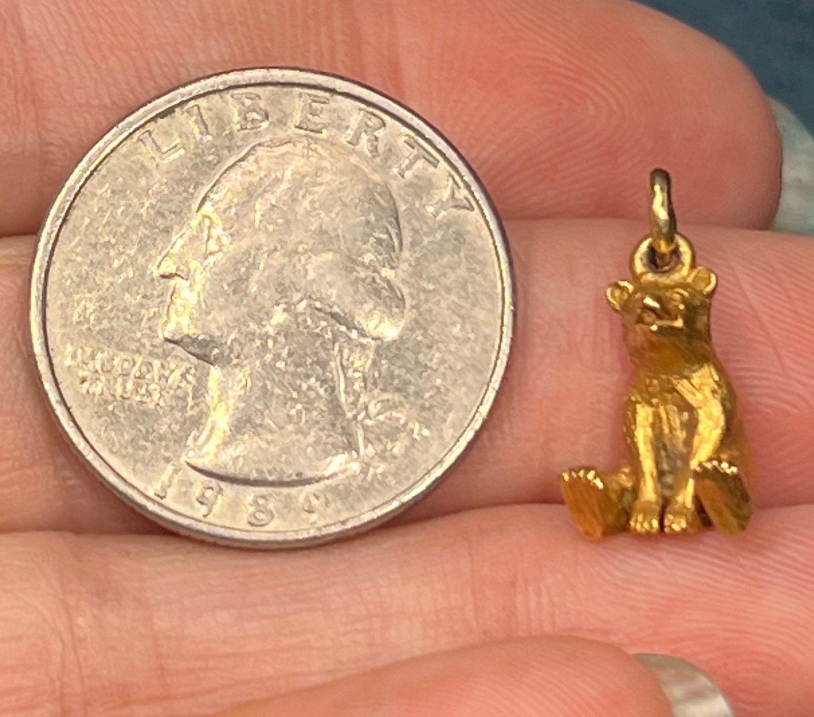 10k Yellow Gold Sitting Baby Bear Pendant. 3.3g