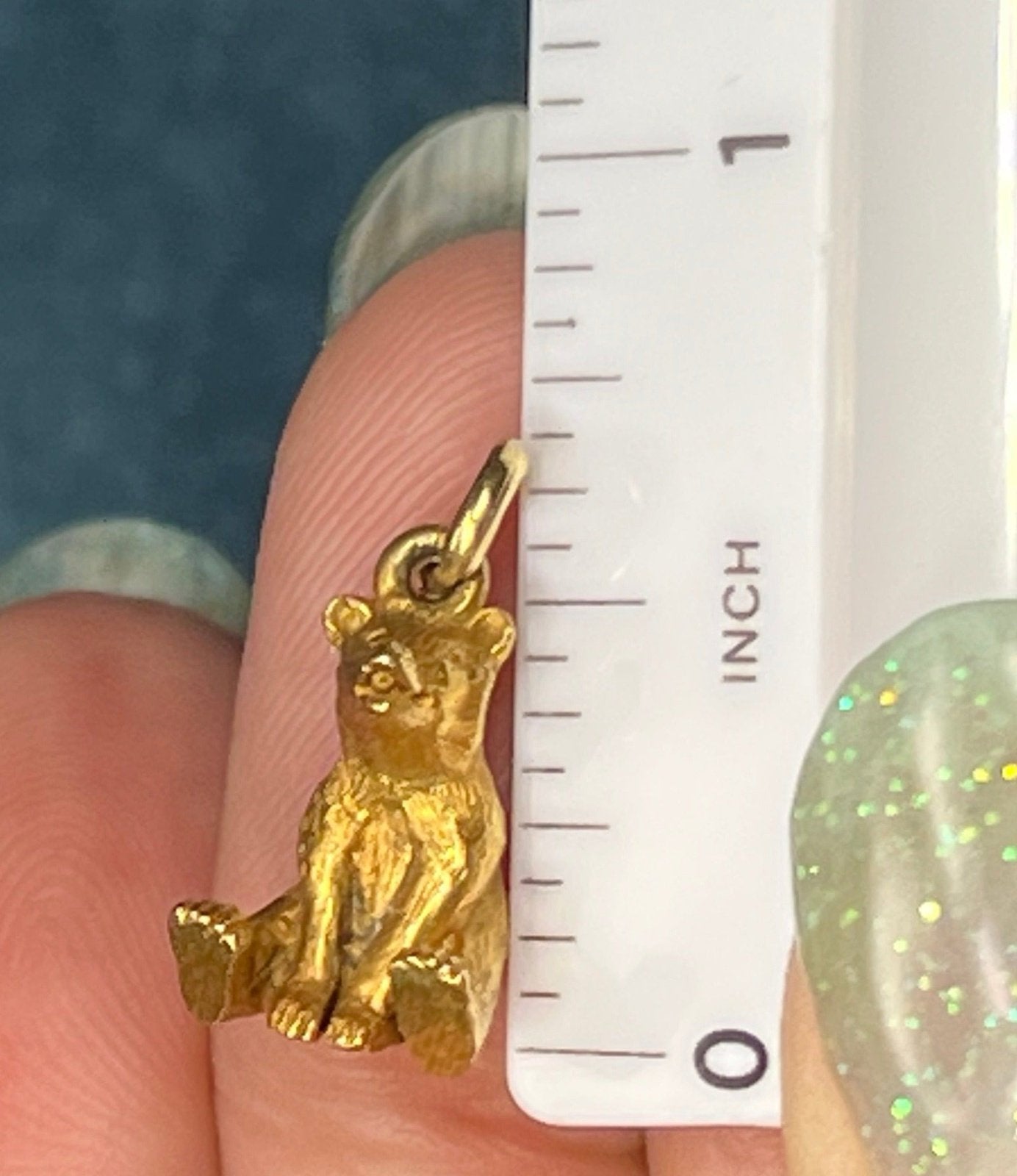 10k Yellow Gold Sitting Baby Bear Pendant. 3.3g