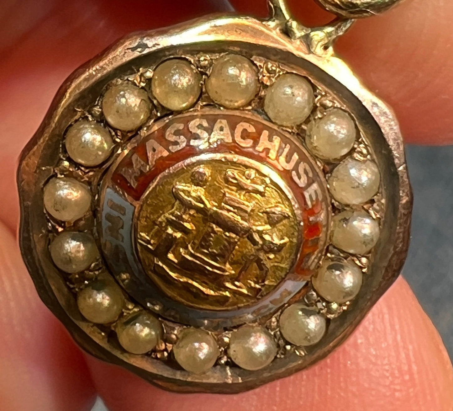 10k Gold MIT Mass Inst of Technology Insignia Class Pendant. Pearls