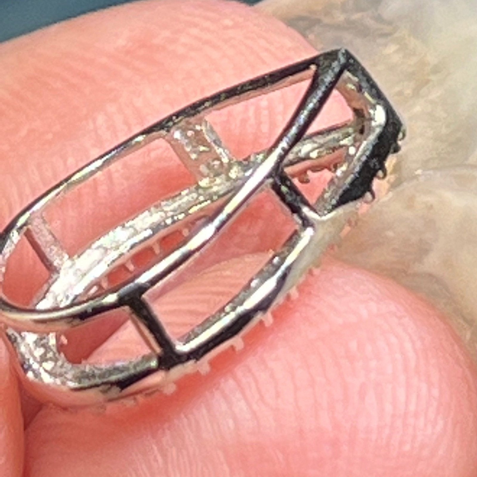 10k White Gold Diamond Teardrop Pendant. Small