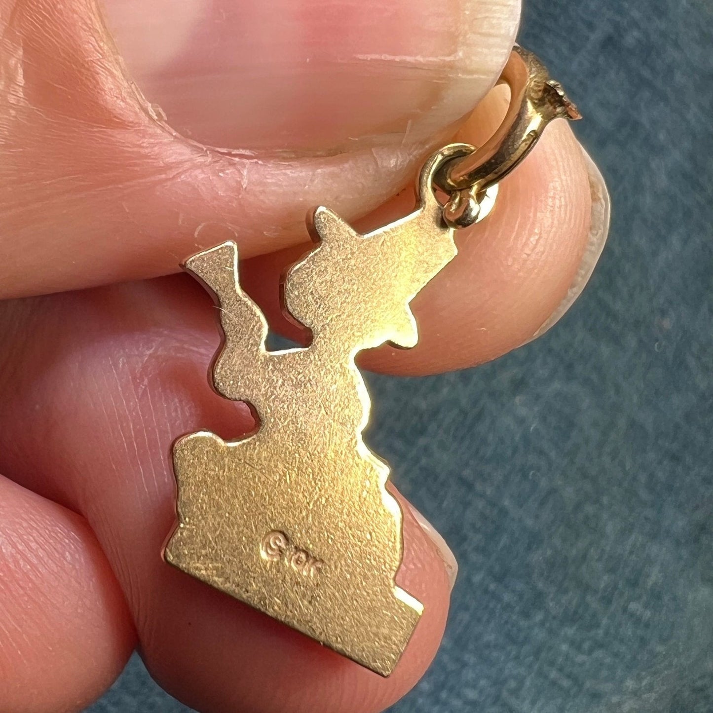 10k Yellow Gold Crimson HARVARD University Crimson Pilgrim Pendant