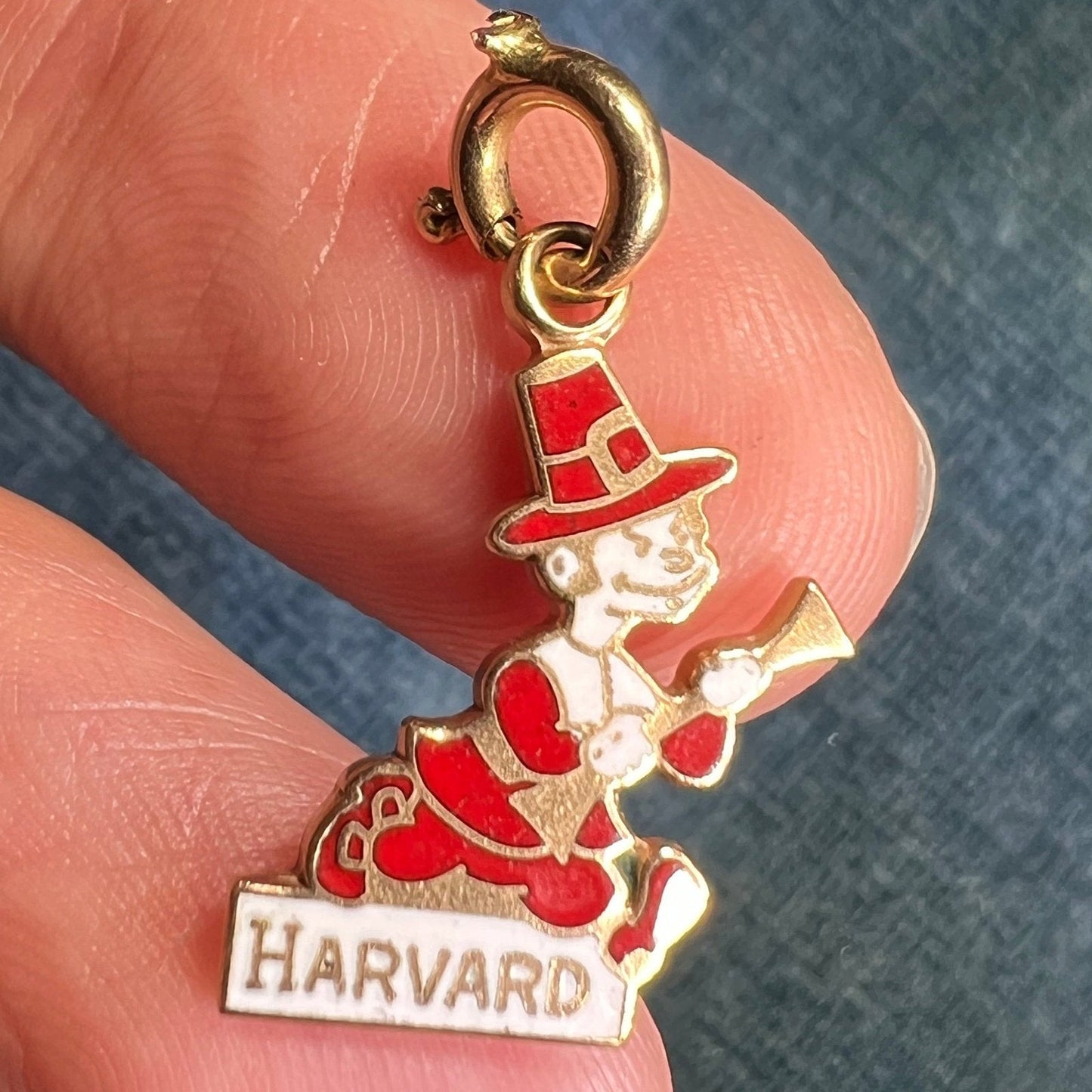 10k Yellow Gold Crimson HARVARD University Crimson Pilgrim Pendant