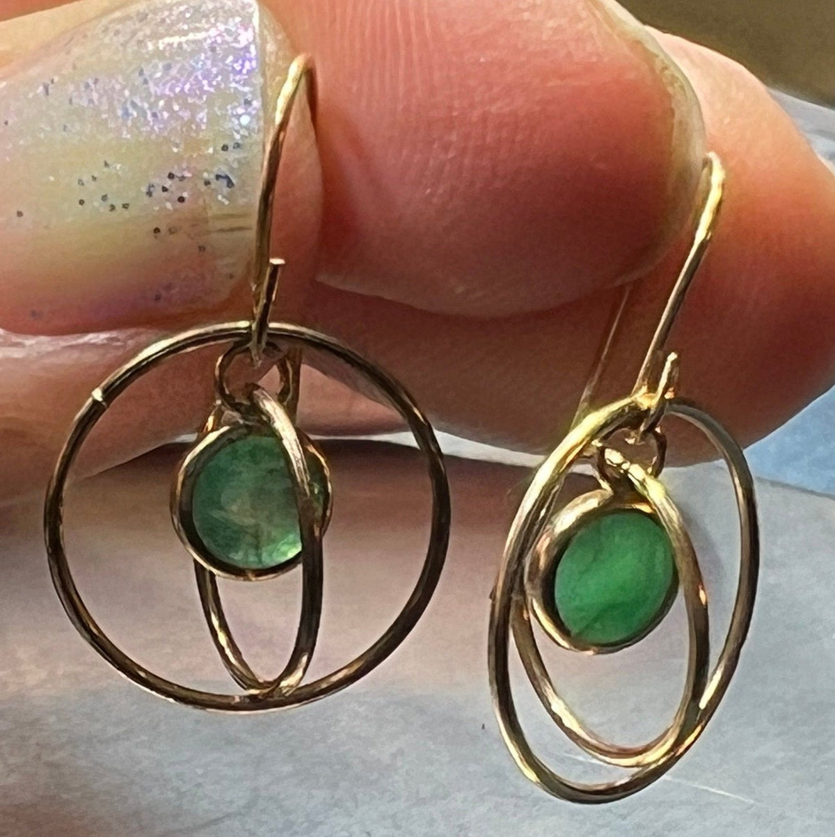 10k Yellow Gold Emerald Spinning Circles Dangle Earrings