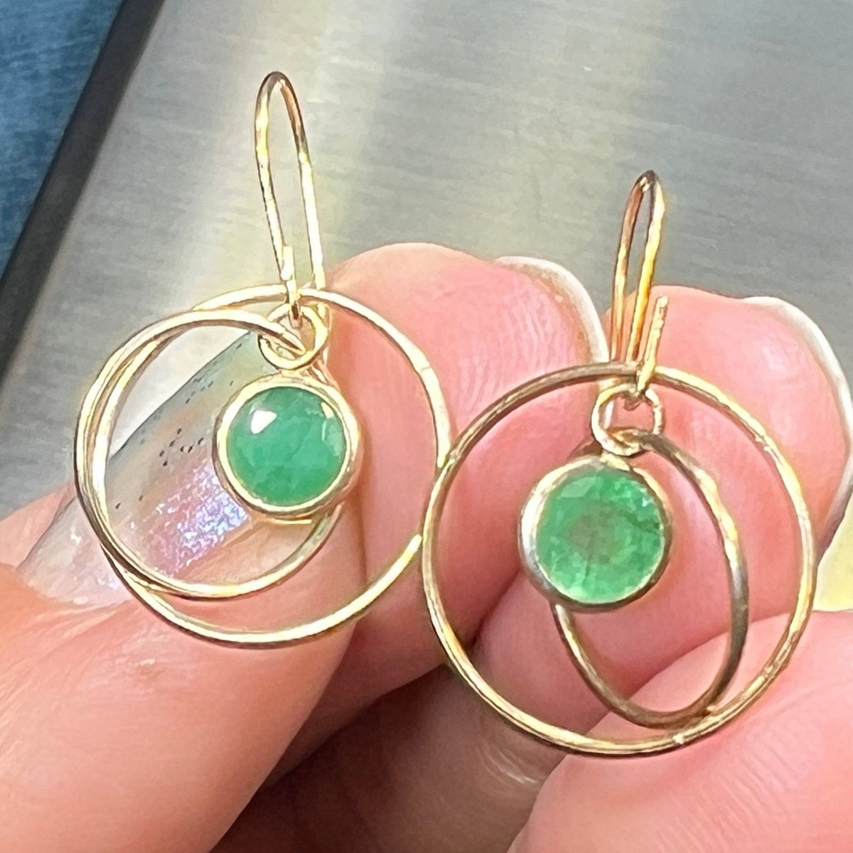 10k Yellow Gold Emerald Spinning Circles Dangle Earrings