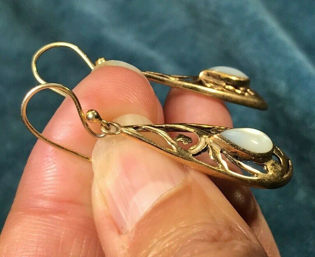 10k Yellow Gold Filigree MOP Pearl Earrings. 1.5" Drop
