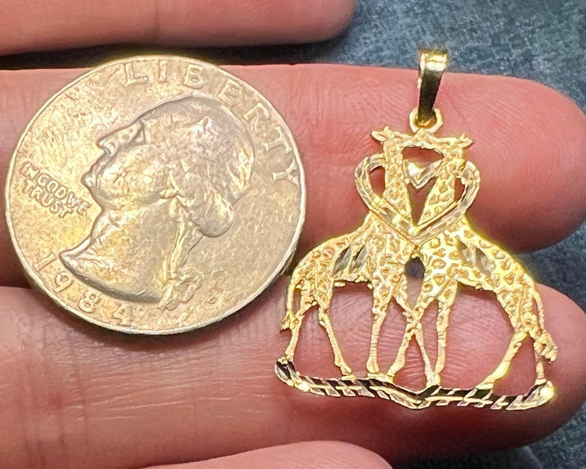 10k Yellow Gold GIRAFFES in Love Heart Pendant. Kissing