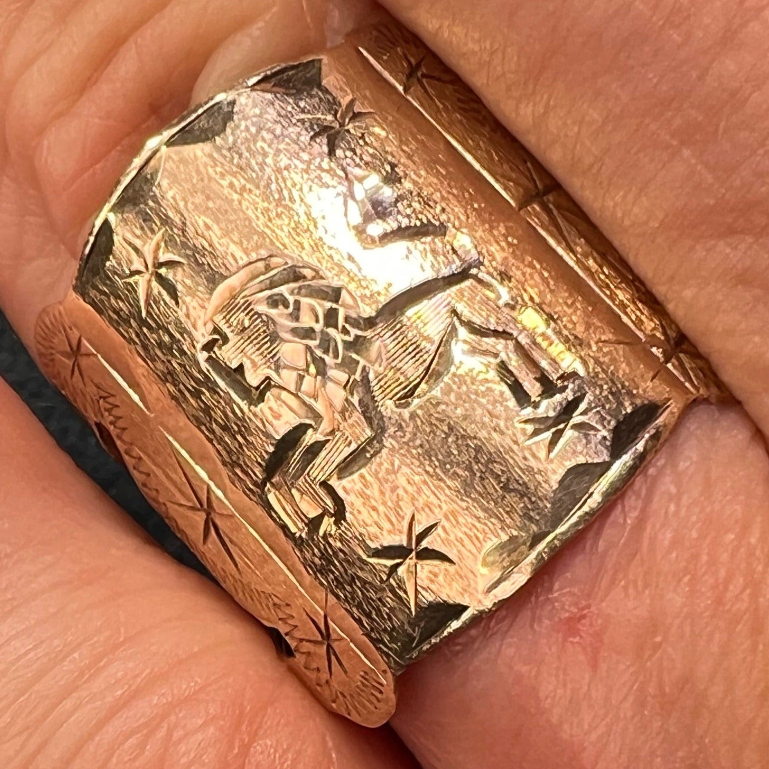 10k Yellow Gold Leo Lion Wide Cigar Band Ring. 2/3"