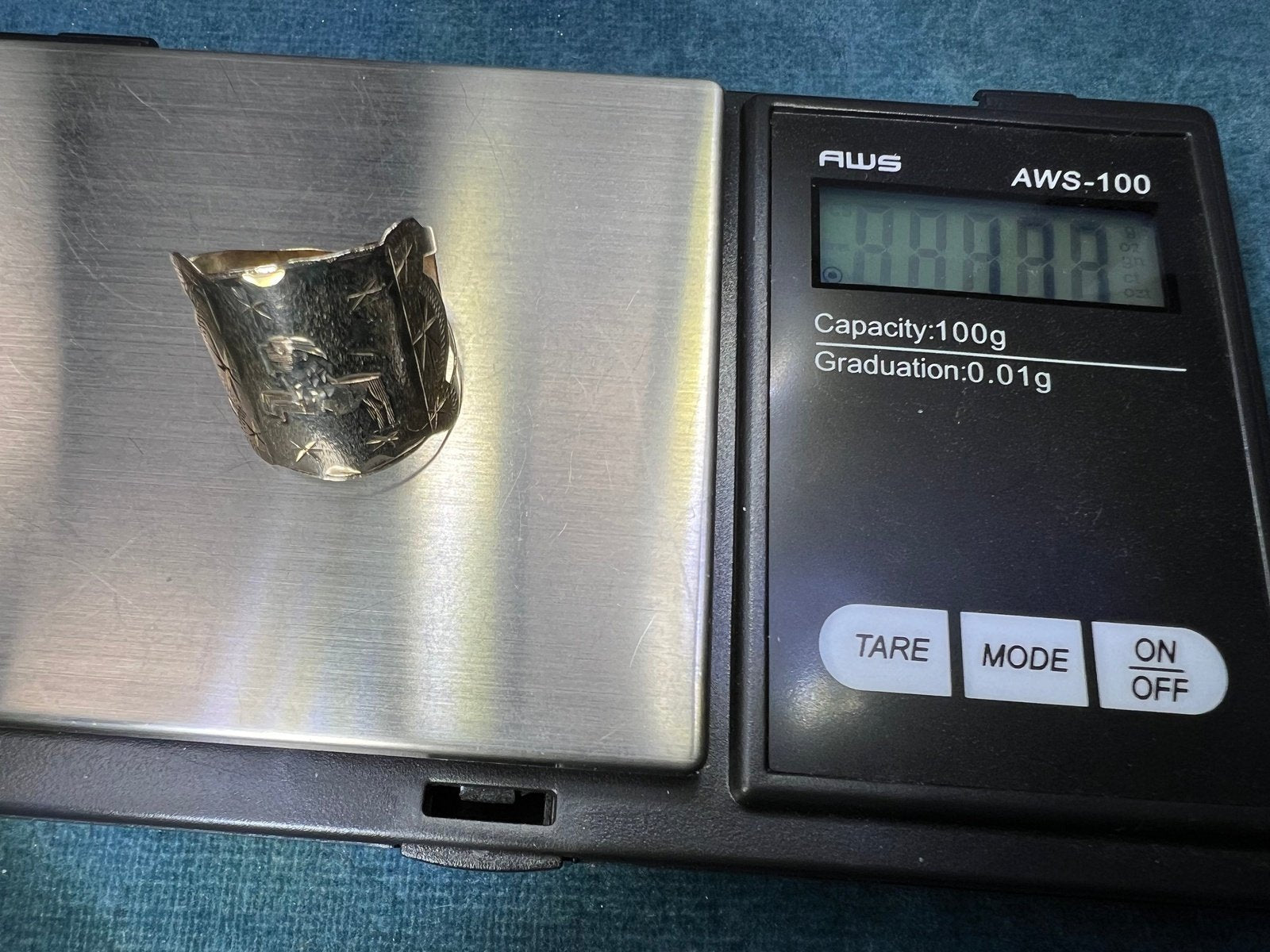 10k Yellow Gold Leo Lion Wide Cigar Band Ring. 2/3"