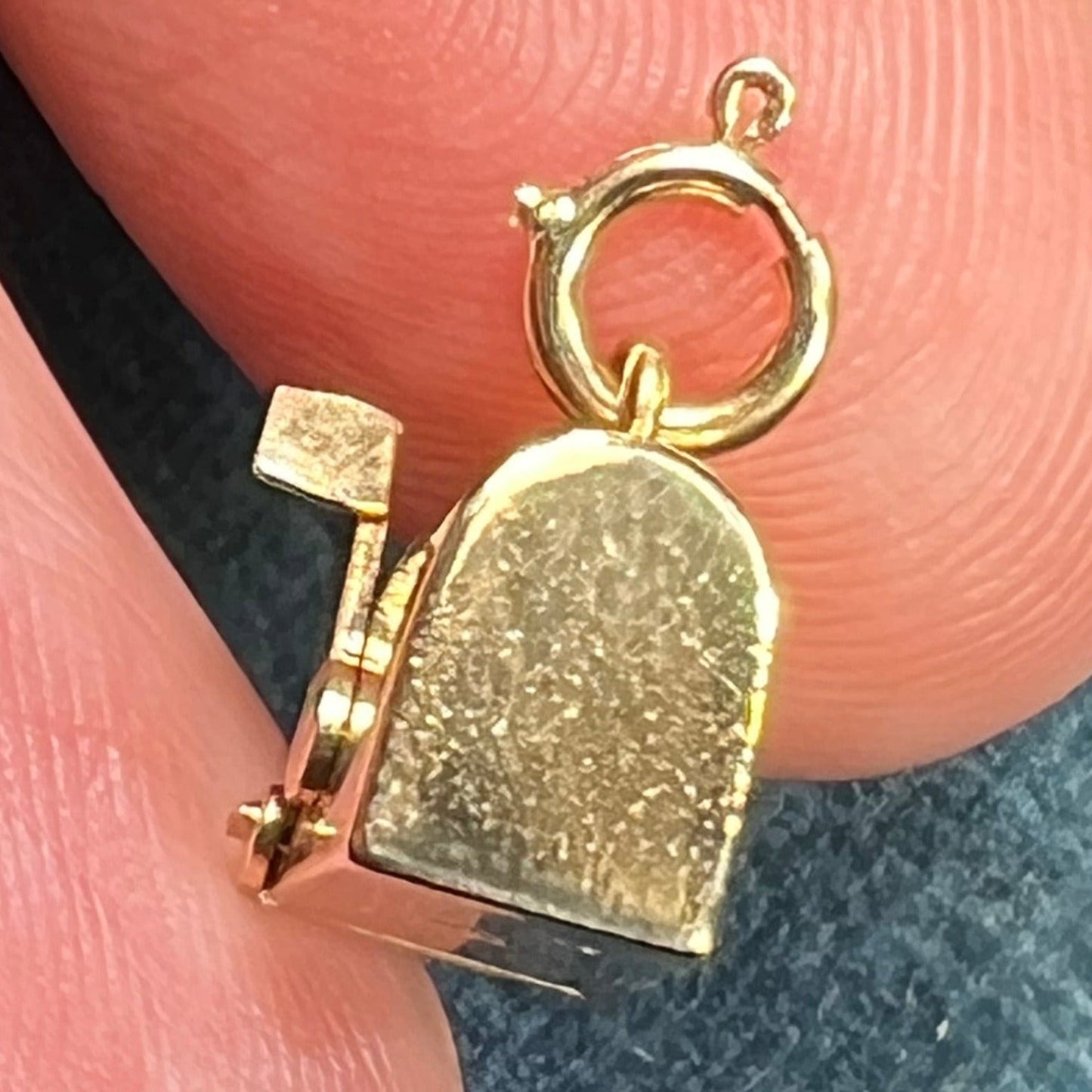 10k Yellow Gold MAILBOX Love Letters Memento Pendant. Tiny! *Video*