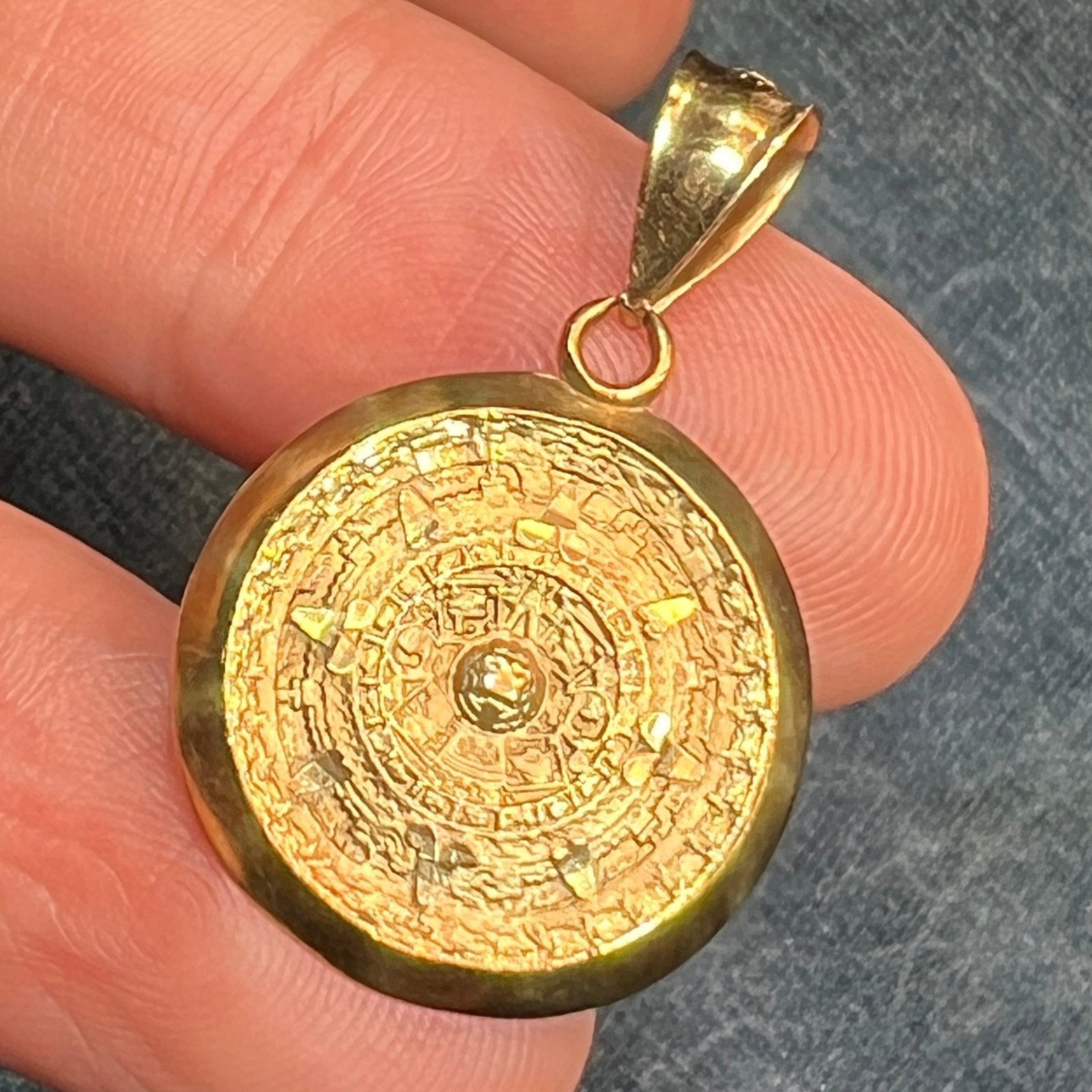 10k Yellow Gold Mayan Aztec Incan SUN Calendar Pendant