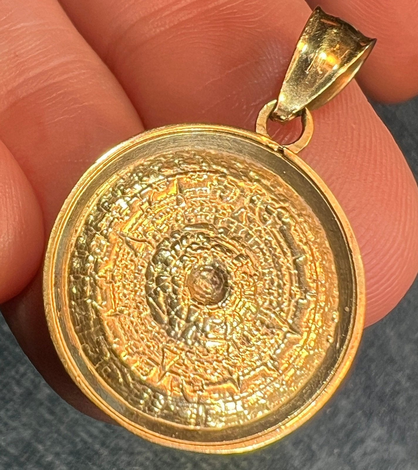 10k Yellow Gold Mayan Aztec Incan SUN Calendar Pendant