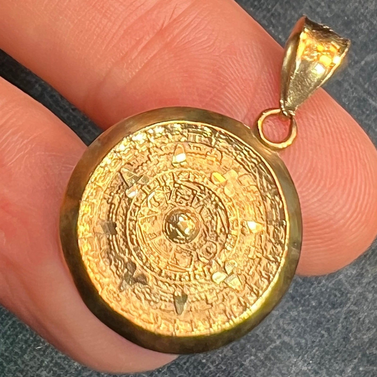 10k Yellow Gold Mayan Aztec Incan SUN Calendar Pendant