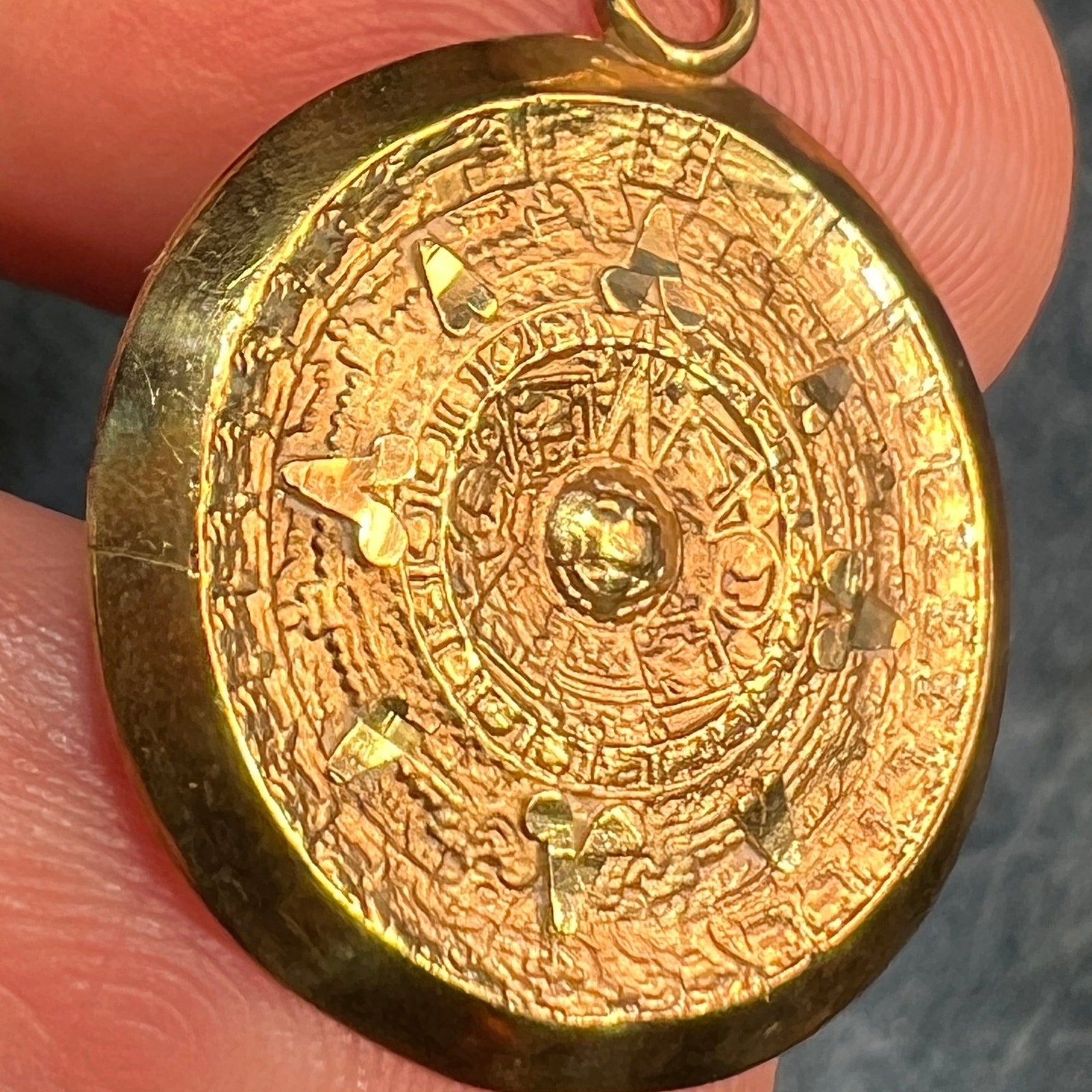 10k Yellow Gold Mayan Aztec Incan SUN Calendar Pendant – Sea Green ...