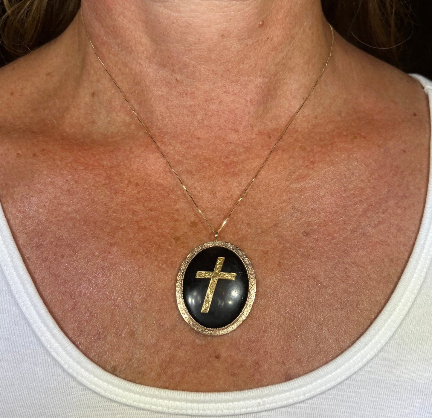 10k Yellow Gold Onyx CROSS Gothic Mourning Pendant. 2" + 8g