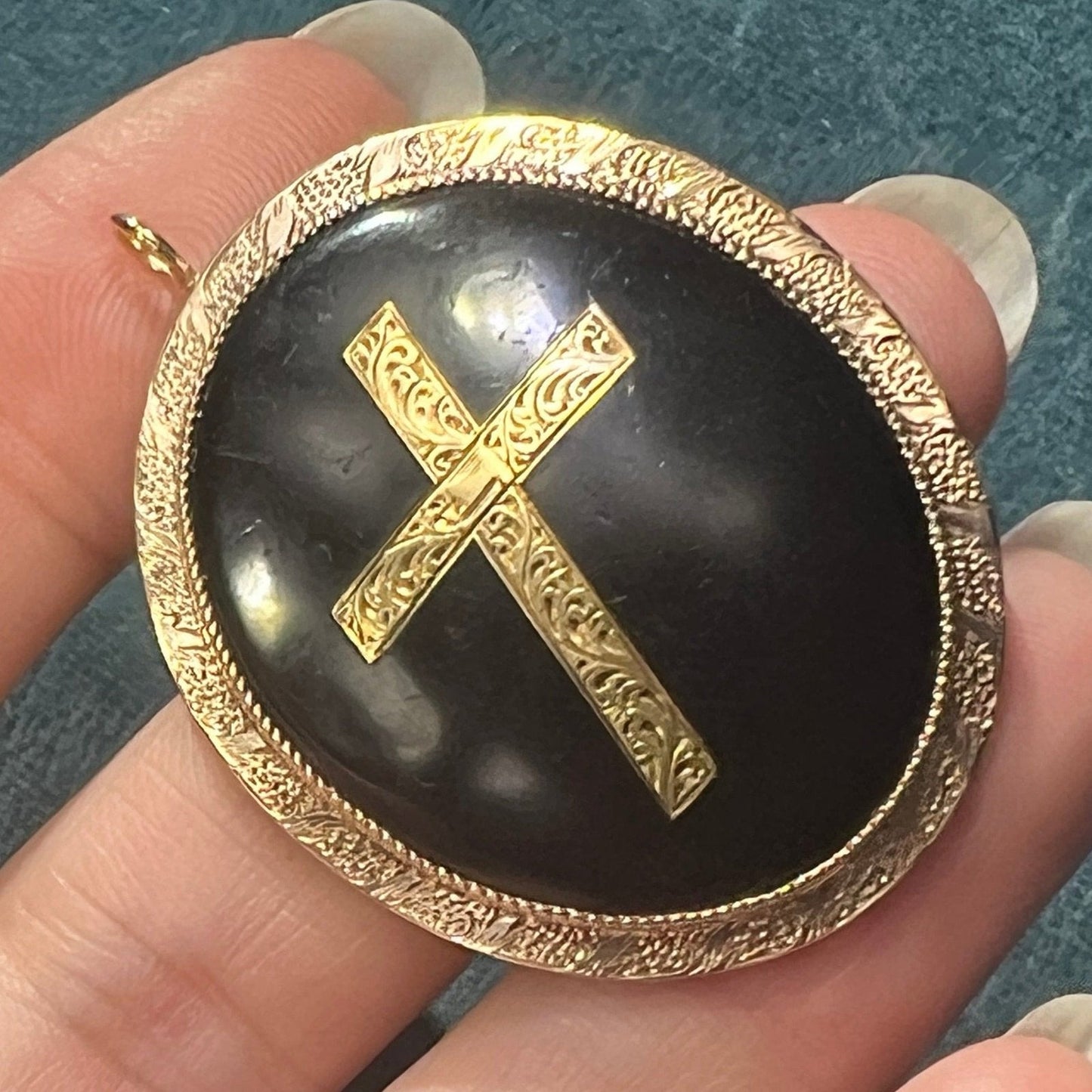 10k Yellow Gold Onyx CROSS Gothic Mourning Pendant. 2" + 8g
