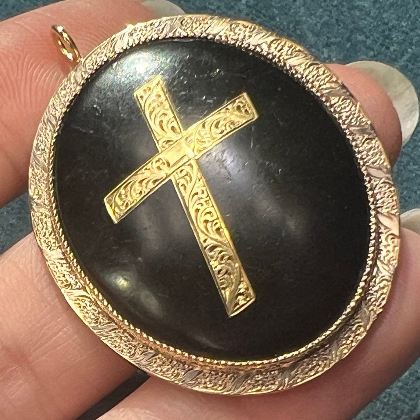 10k Yellow Gold Onyx CROSS Gothic Mourning Pendant. 2" + 8g