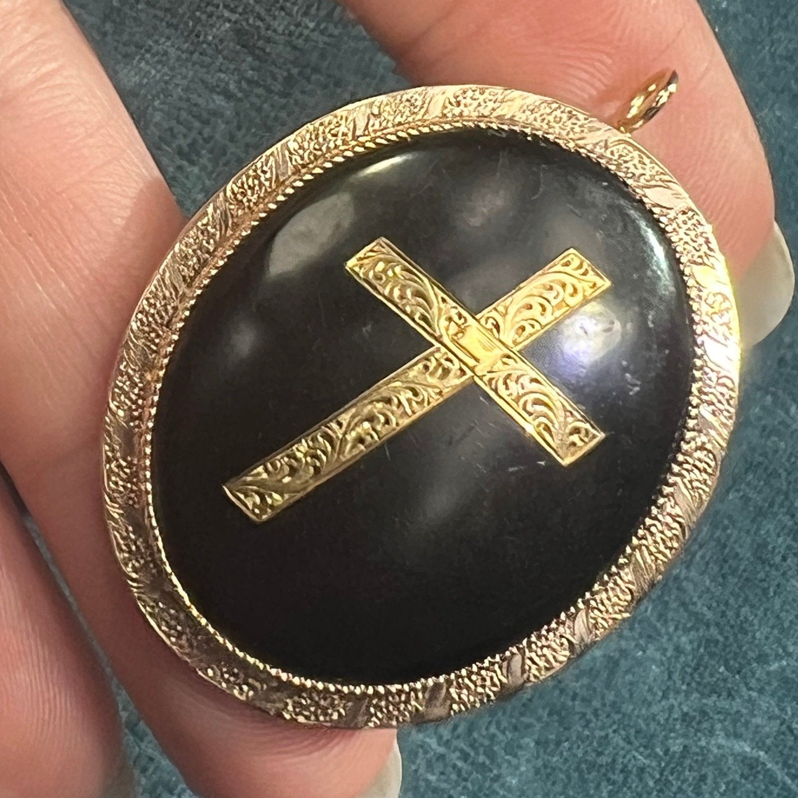 10k Yellow Gold Onyx CROSS Gothic Mourning Pendant. 2" + 8g
