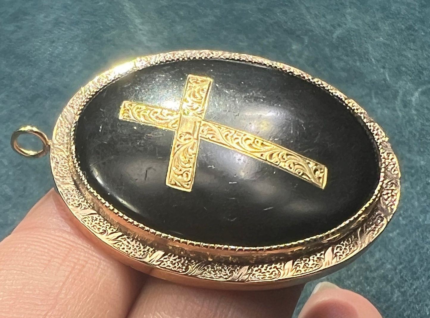 10k Yellow Gold Onyx CROSS Gothic Mourning Pendant. 2" + 8g