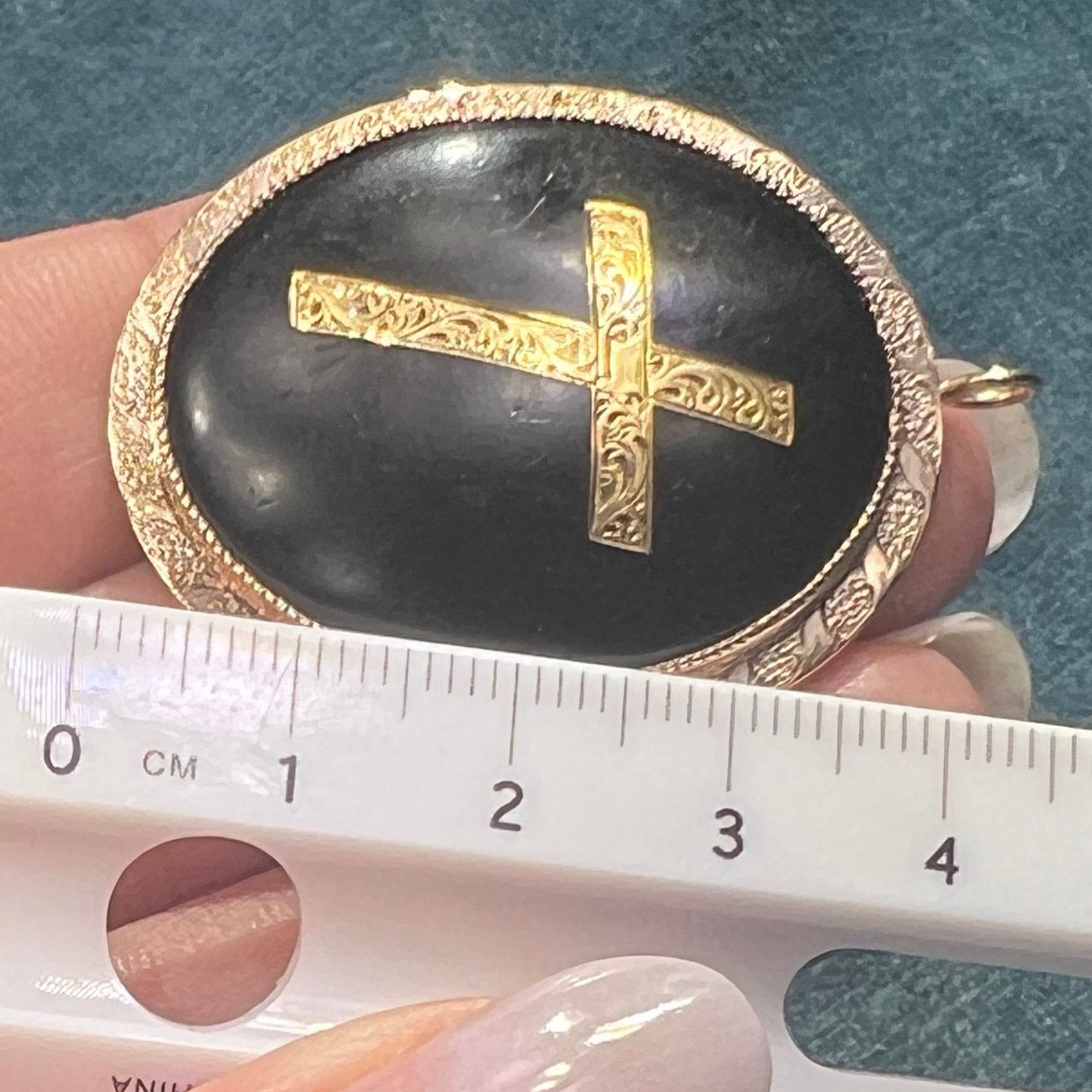 10k Yellow Gold Onyx CROSS Gothic Mourning Pendant. 2" + 8g