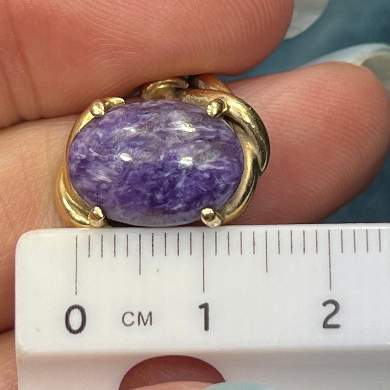 10k Yellow Gold Siberian Charoite Ring. Lavender + Purple. 2/3"