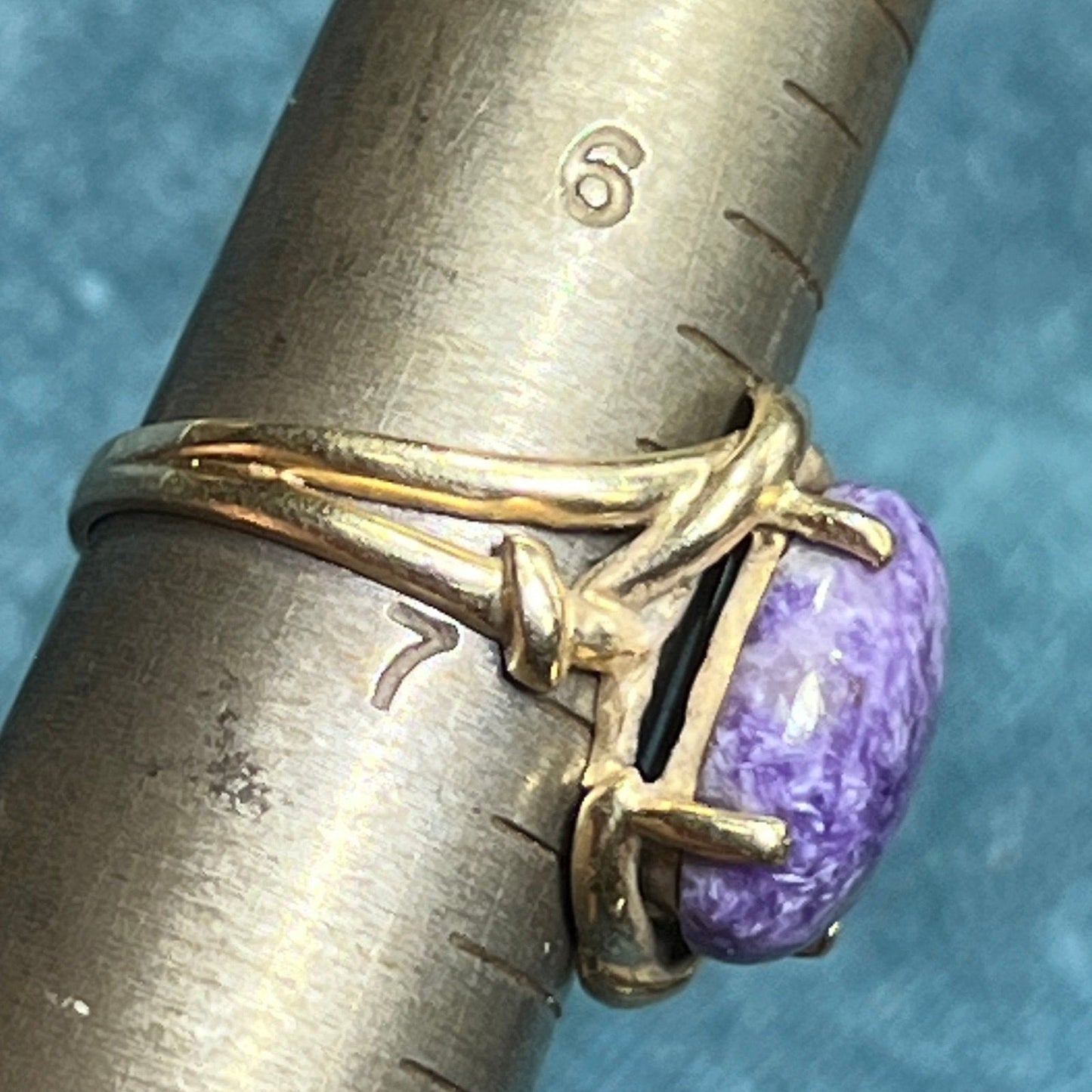 10k Yellow Gold Siberian Charoite Ring. Lavender + Purple. 2/3"