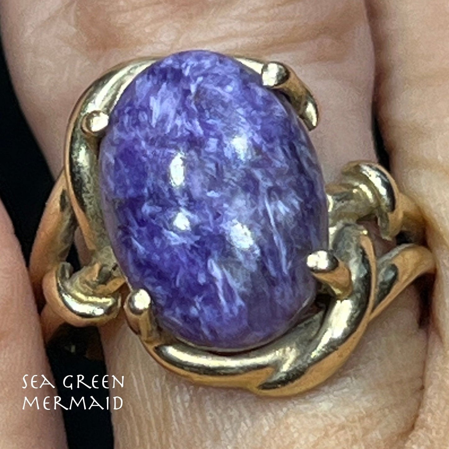 10k Yellow Gold Siberian Charoite Ring. Lavender + Purple. 2/3"