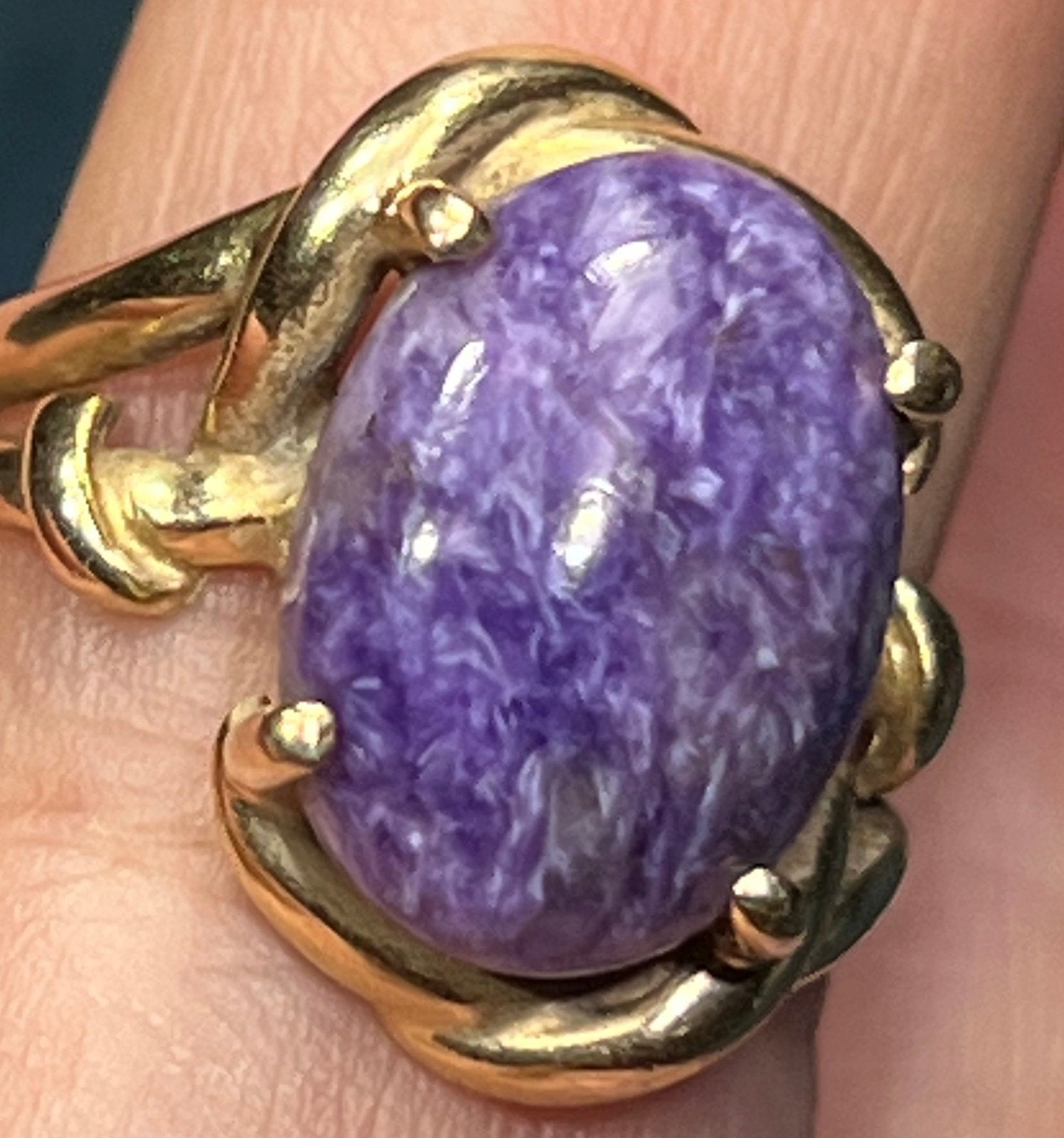 10k Yellow Gold Siberian Charoite Ring. Lavender + Purple. 2/3"