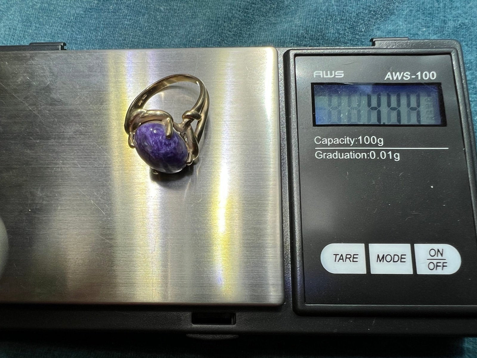 10k Yellow Gold Siberian Charoite Ring. Lavender + Purple. 2/3"