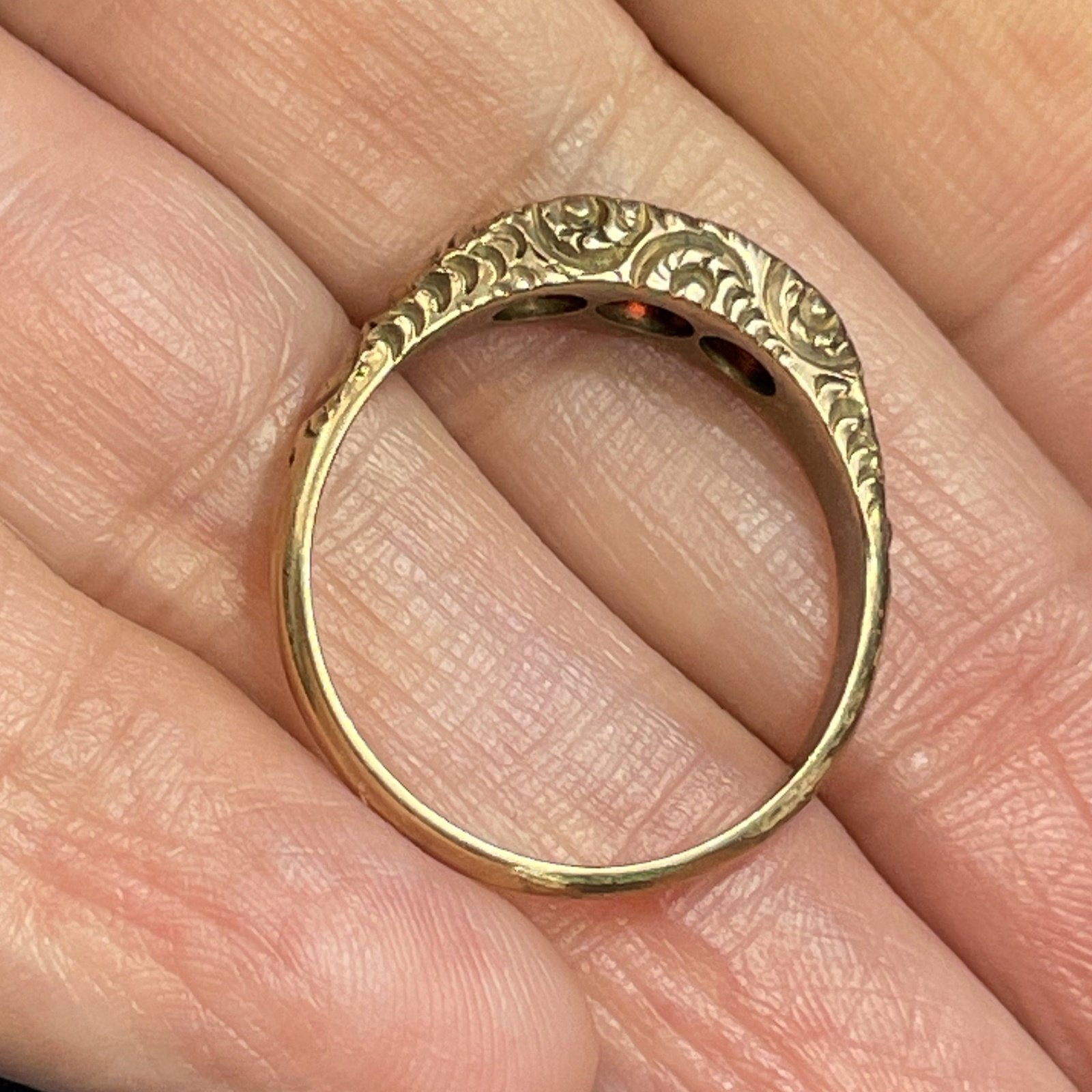 10k Yellow Rose Gold Three Garnet GAMBLER's Ring.