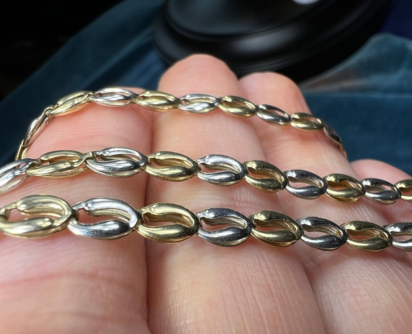 10k Yellow + White Gold 5mm Mariner Chain Link Necklace. 6.4g