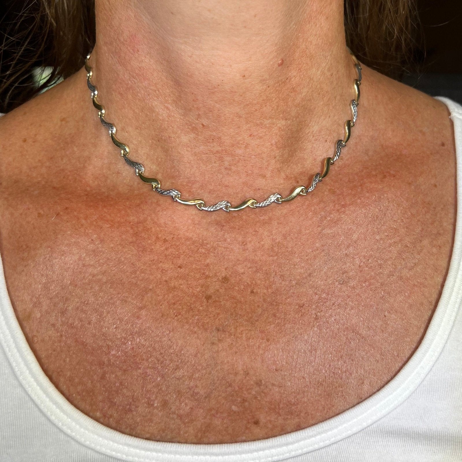 10k Yellow + White Gold 5mm Wave Link Chain Necklace. 7g