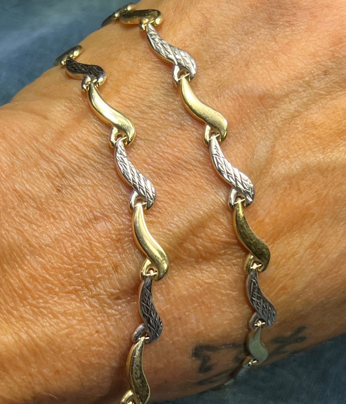 10k Yellow + White Gold 5mm Wave Link Chain Necklace. 7g