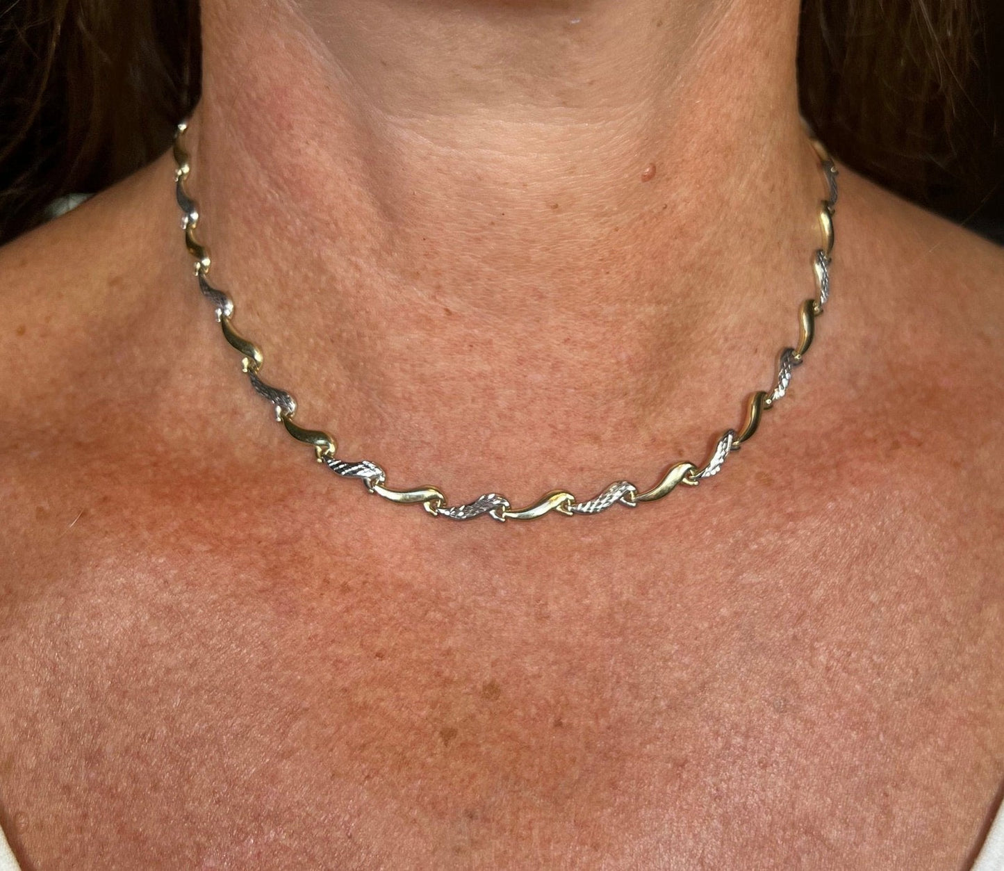 10k Yellow + White Gold 5mm Wave Link Chain Necklace. 7g