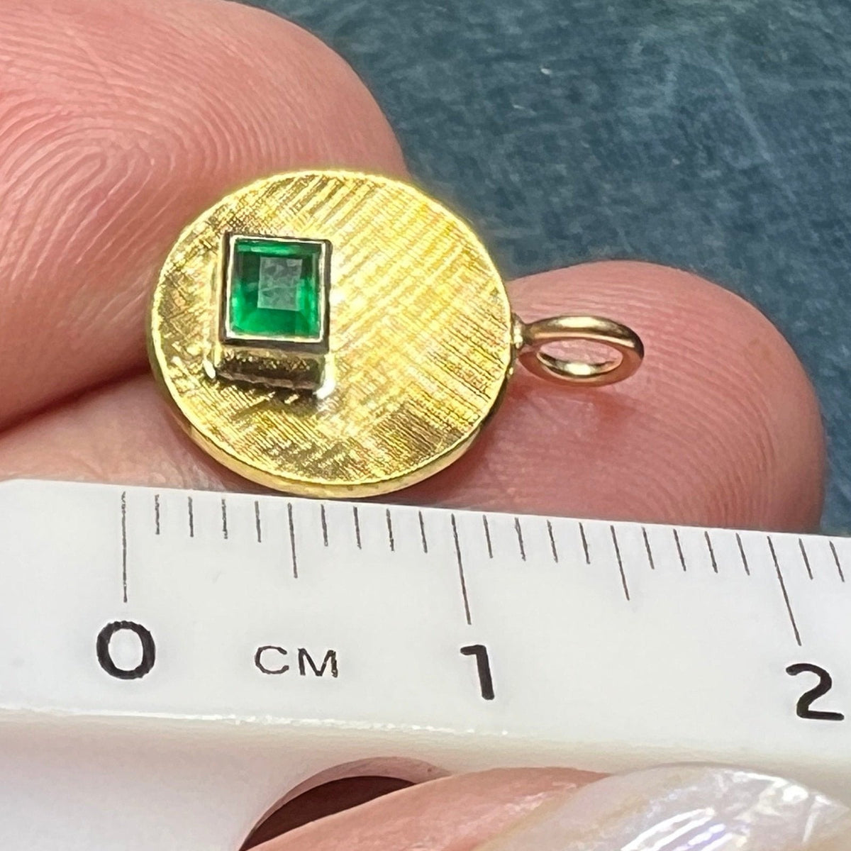 14K Yellow Gold 0.5 Ct Emerald-Cut Emerald Disk Pendant. Bezel-Set