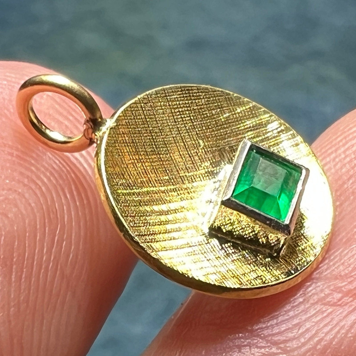 14K Yellow Gold 0.5 Ct Emerald-Cut Emerald Disk Pendant. Bezel-Set