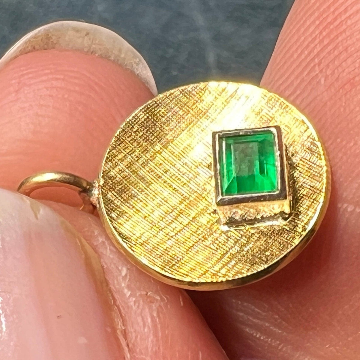 14K Yellow Gold 0.5 Ct Emerald-Cut Emerald Disk Pendant. Bezel-Set