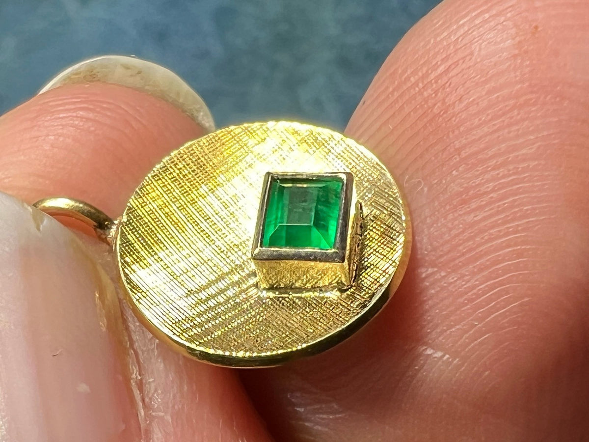 14K Yellow Gold 0.5 Ct Emerald-Cut Emerald Disk Pendant. Bezel-Set