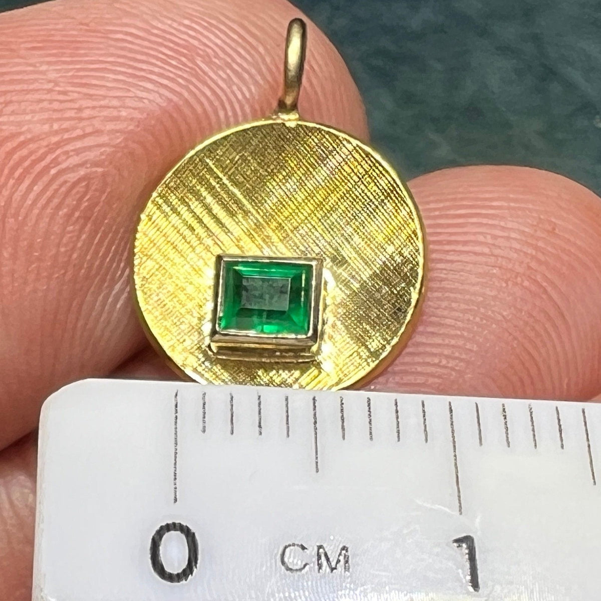 14K Yellow Gold 0.5 Ct Emerald-Cut Emerald Disk Pendant. Bezel-Set