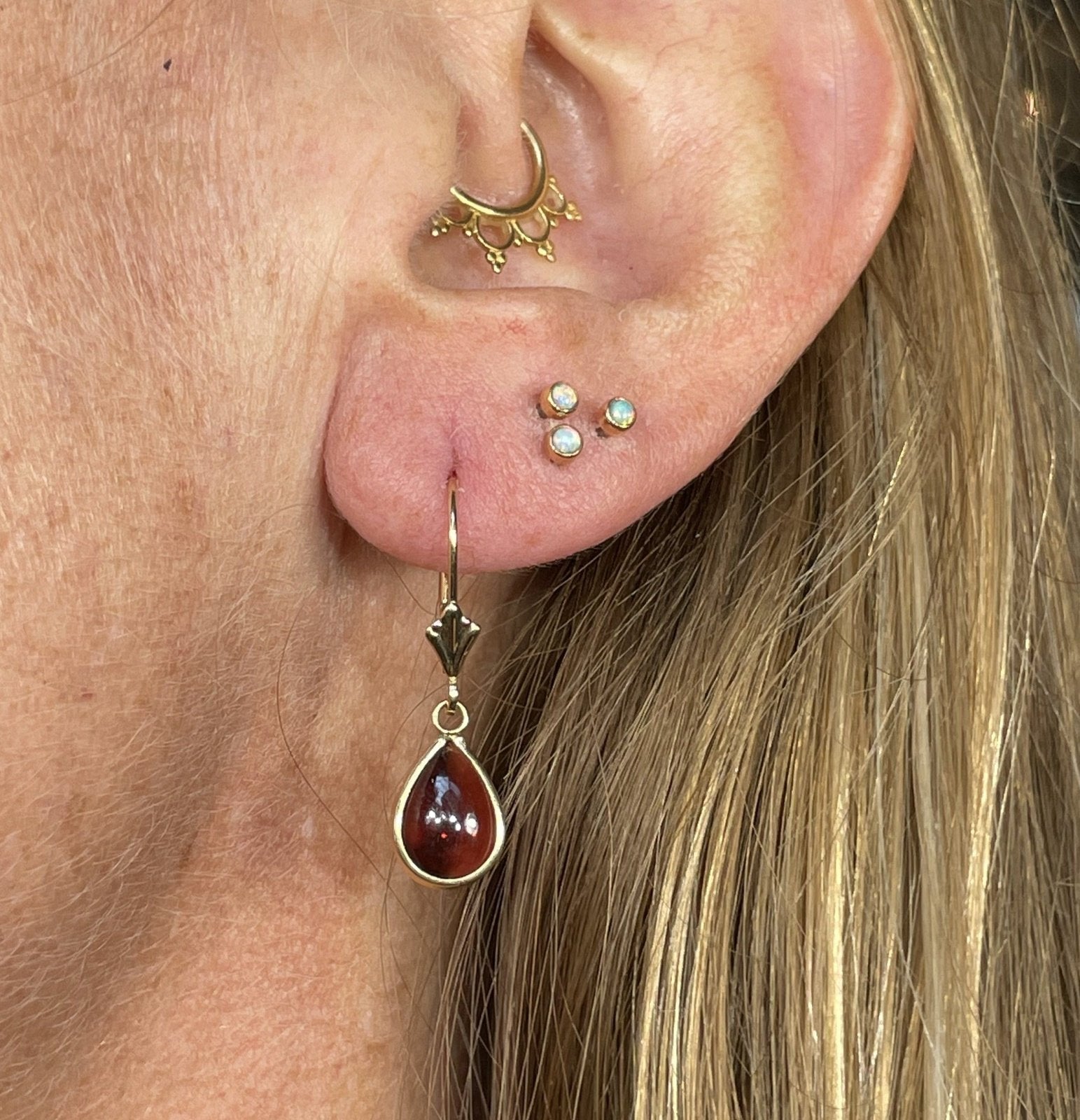 Earrings with leverbacks store