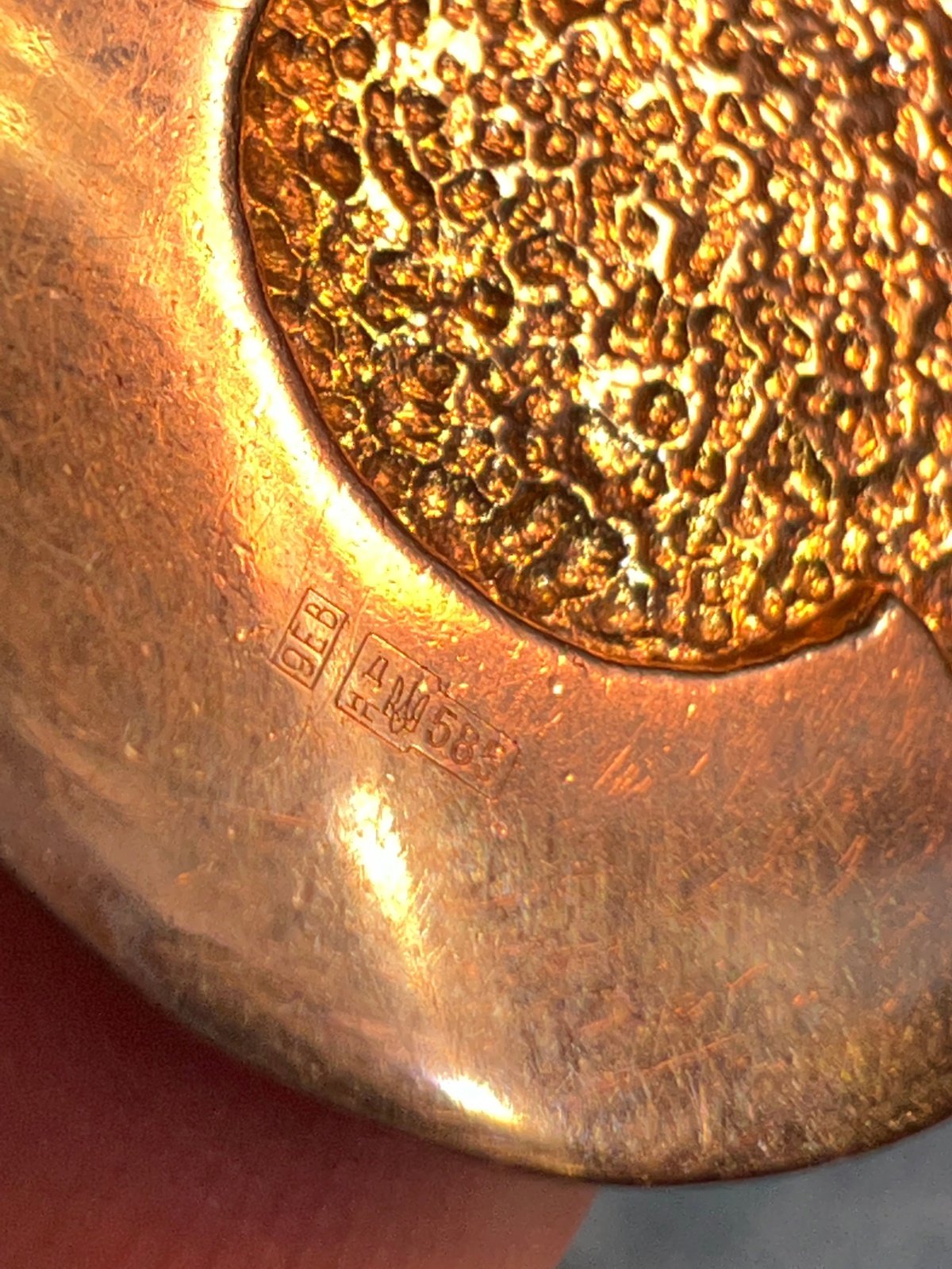 14K Yellow Gold Inlaid Mother of Pearl Abalone SUNBURST Pendant